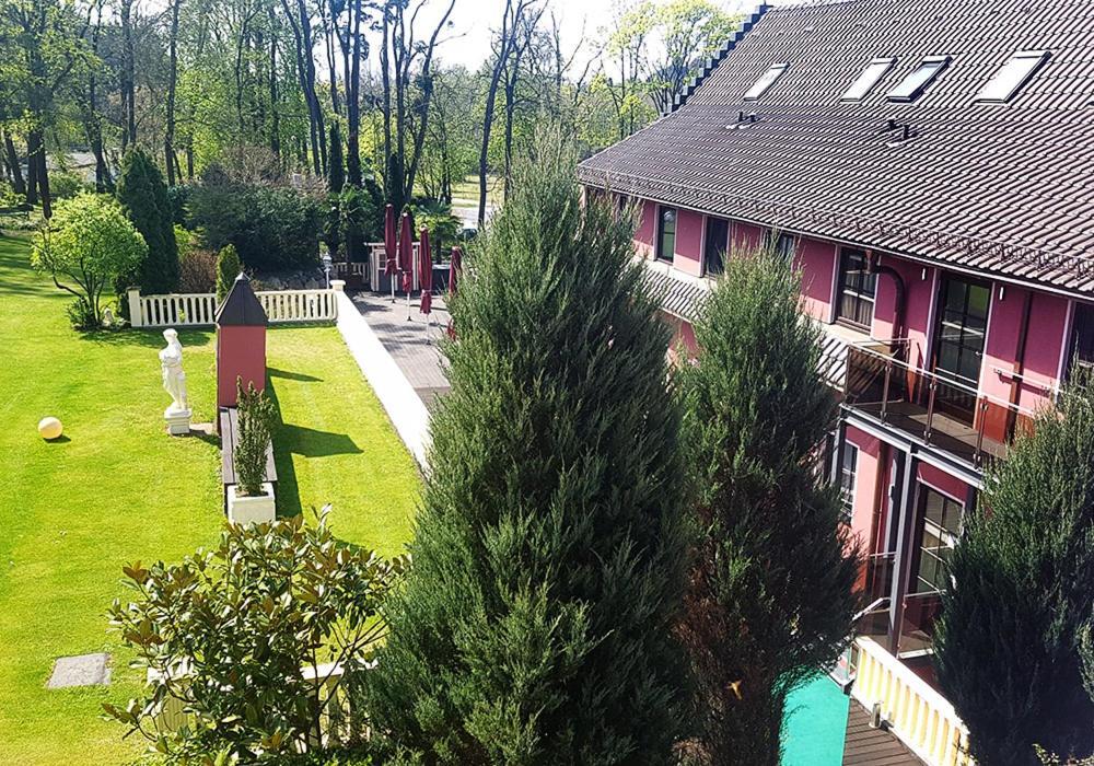 The Lakeside - Burghotel Zu Strausberg Buitenkant foto