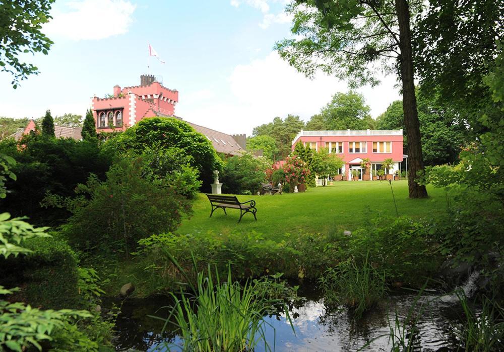 The Lakeside - Burghotel Zu Strausberg Buitenkant foto